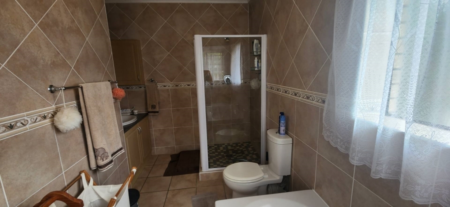 4 Bedroom Property for Sale in Fraaiuitsig Western Cape